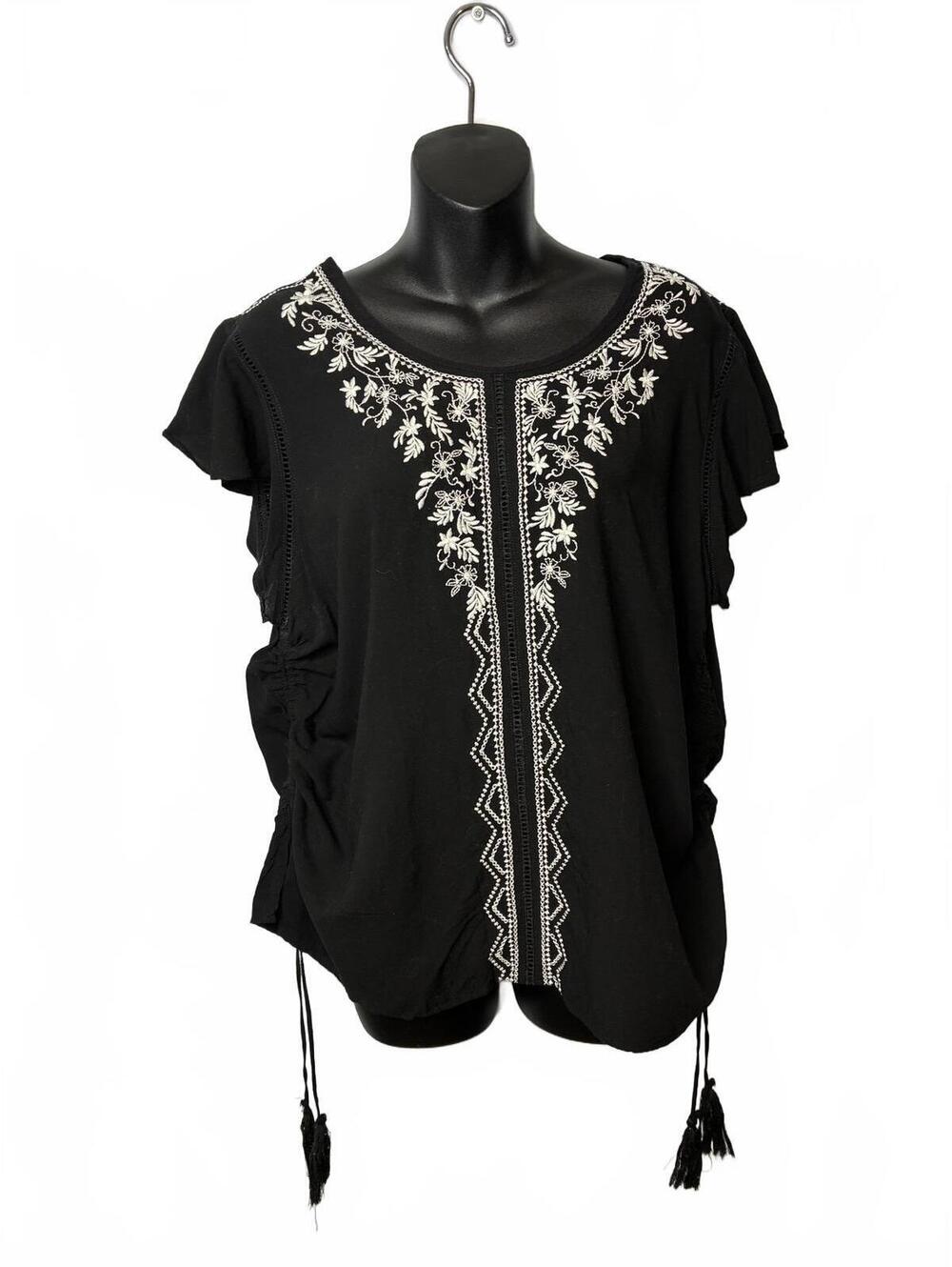 Time and Tru Women's Black Rayon Embroidered Short Sleeve Blouse XXL